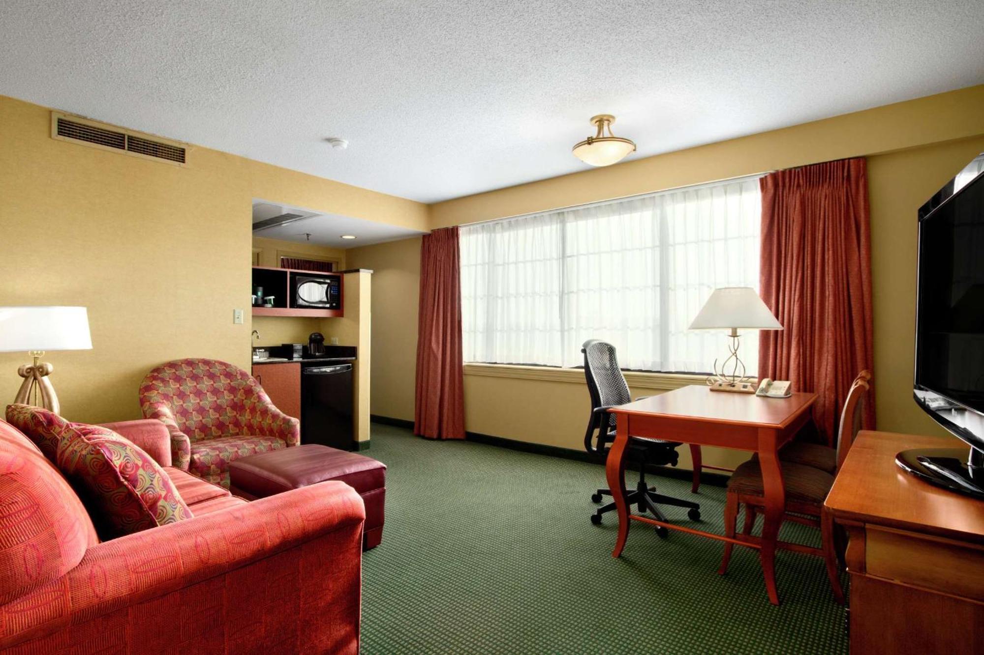 Embassy Suites By Hilton Greensboro Airport Exterior foto