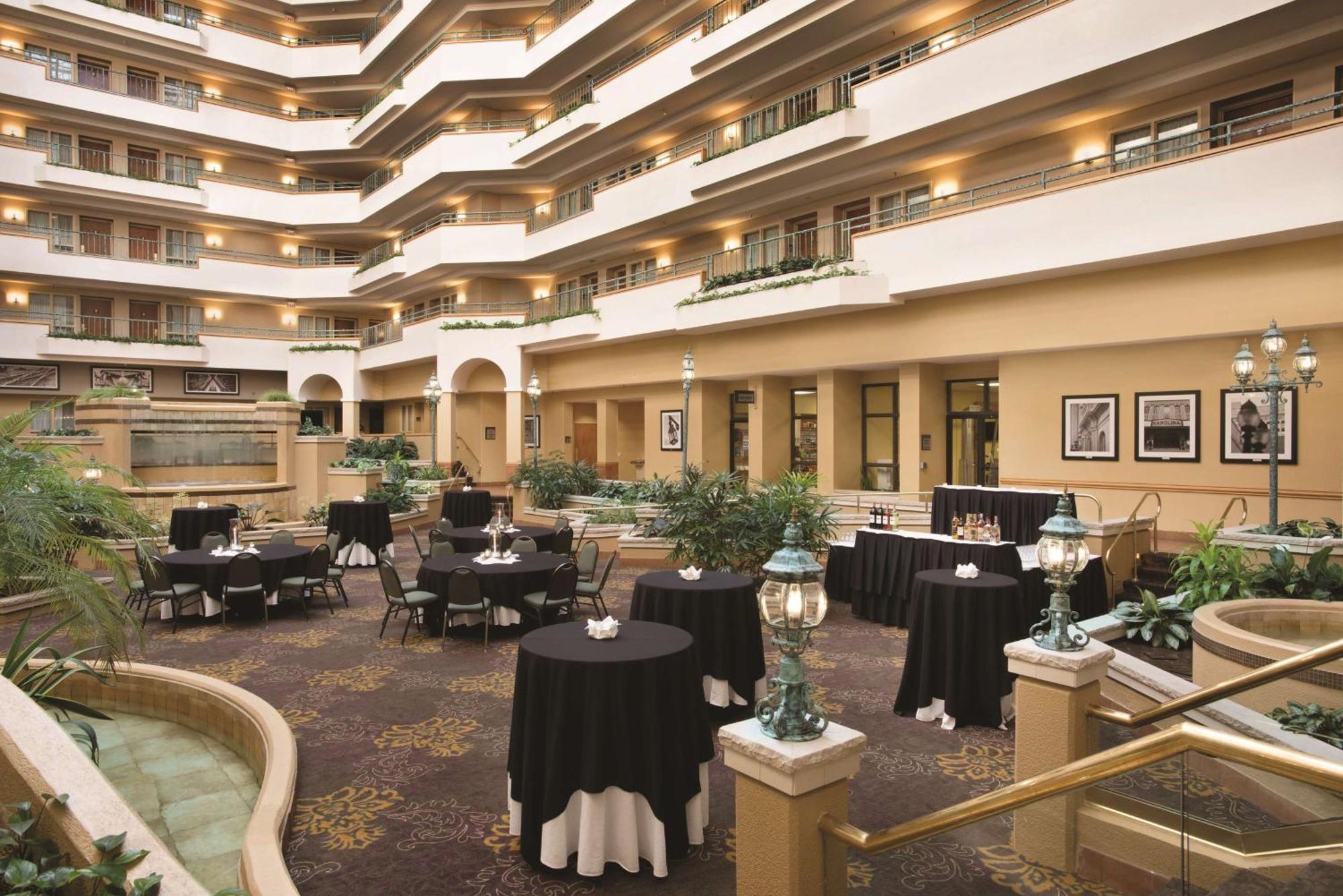 Embassy Suites By Hilton Greensboro Airport Exterior foto