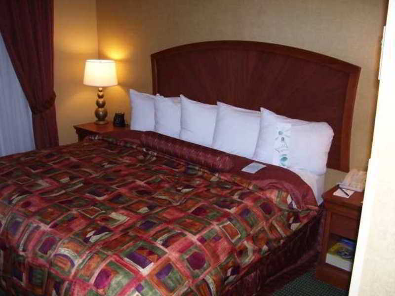 Embassy Suites By Hilton Greensboro Airport Zimmer foto
